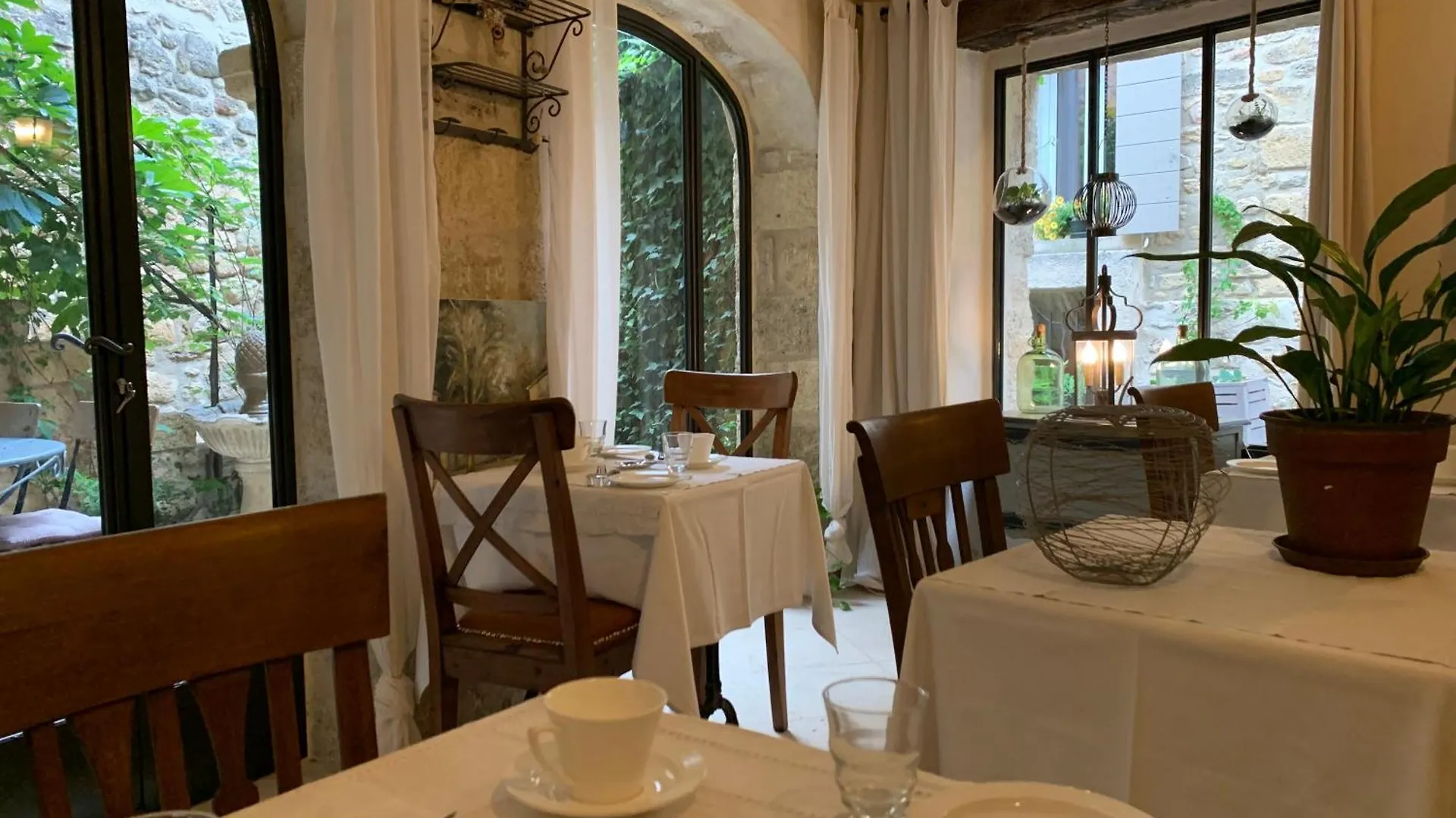 Un Patio En Luberon Bed & Breakfast Ansouis 0*,