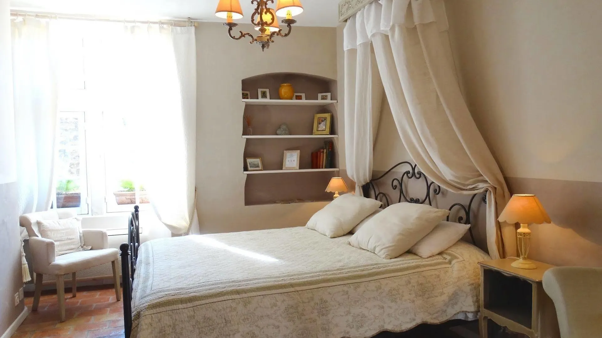 Un Patio En Luberon Bed & Breakfast Ansouis 0*,  France