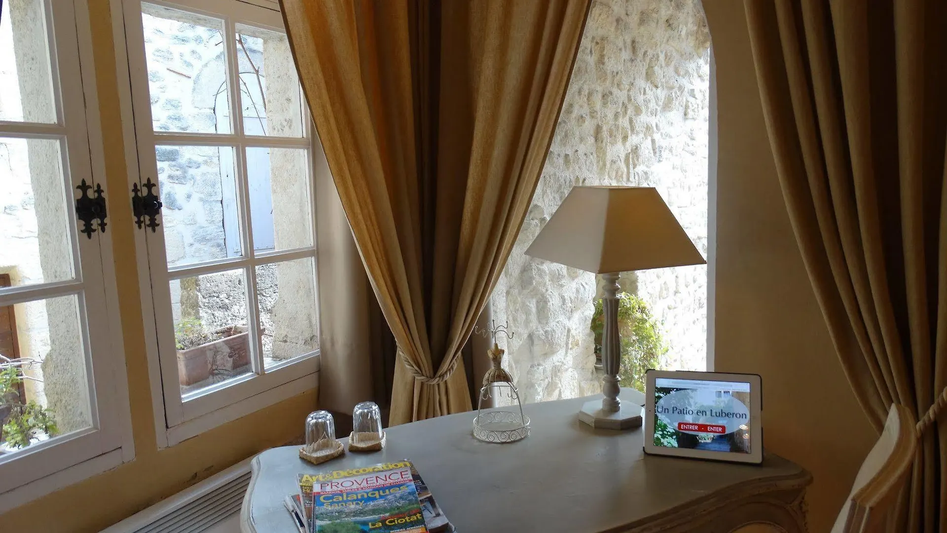 Un Patio En Luberon Bed & Breakfast Ansouis 0*,